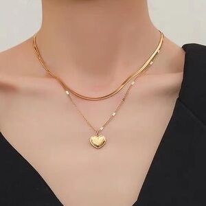 Elegant heart-shaped pendant chain 18K gold-plated stainless steel necklace